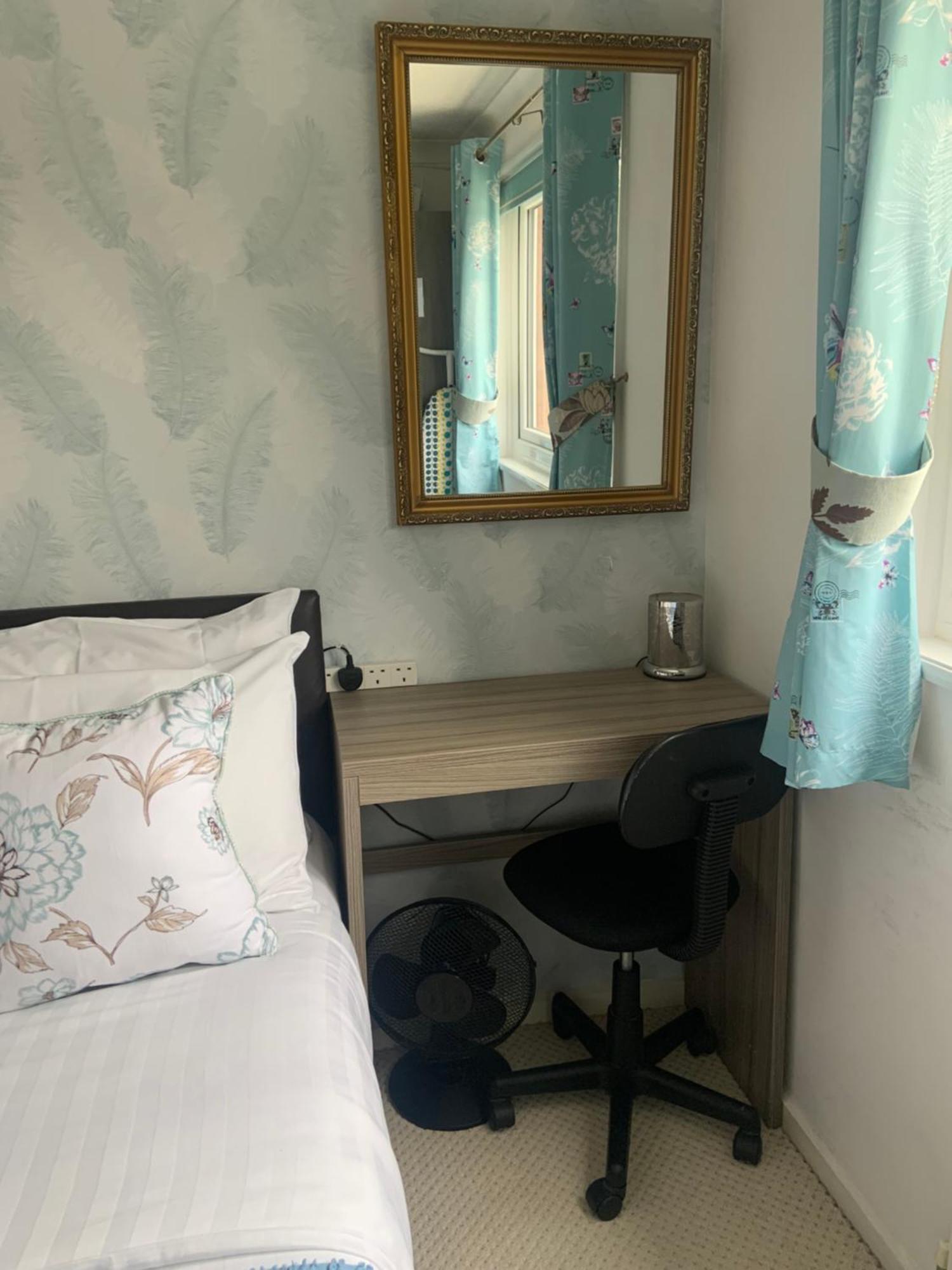 Enjoy Your Stay At Chorley Road Droitwich Pokoj fotografie
